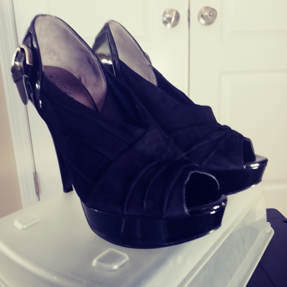 Guess Women's Black Heels - Picture 2 of 13